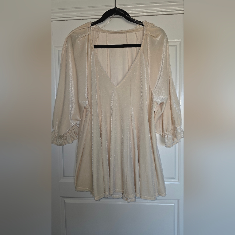 Umgee Like New Cream Velour Top Size 1X?